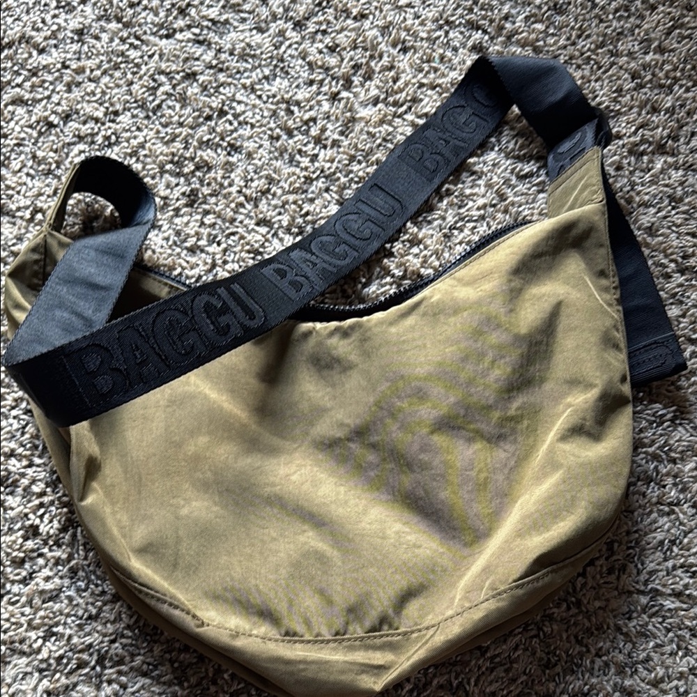EUC/LIKE NEW BAGGU Medium Crescent - seaweed